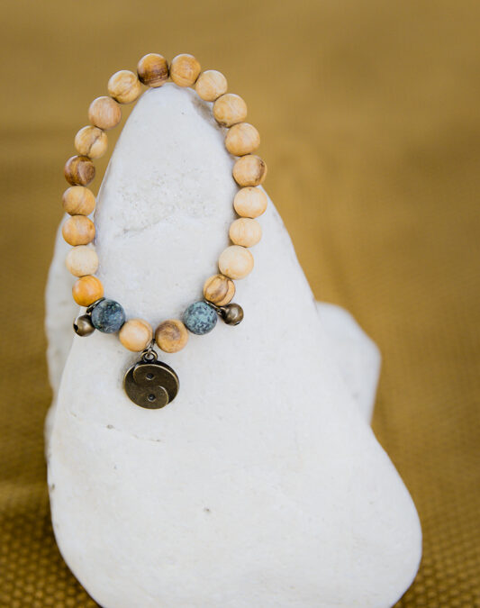 Palo Santo Armband afrikanischer Türkis Frosted Yin Yang Bronze Glöckchen