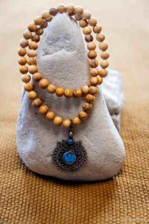 Palo Santo Halskette mit Hippie Anhänger Tribal Bronze und Stein in Blau
