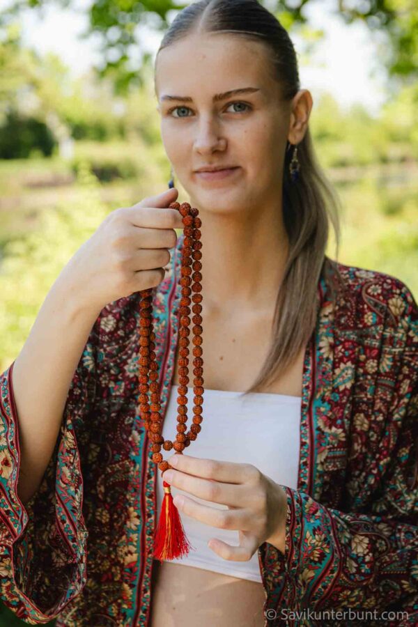 Gebetskette Mala Rudraksha mit 5 oder 6 Mukhi Samen